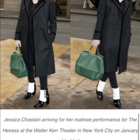 Classic vintage Chanel boots - Picture 3 of 8